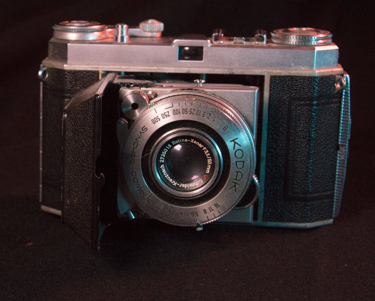 Câmara fotográfica Kodak Retina com objetiva Schneider-Kreuznach